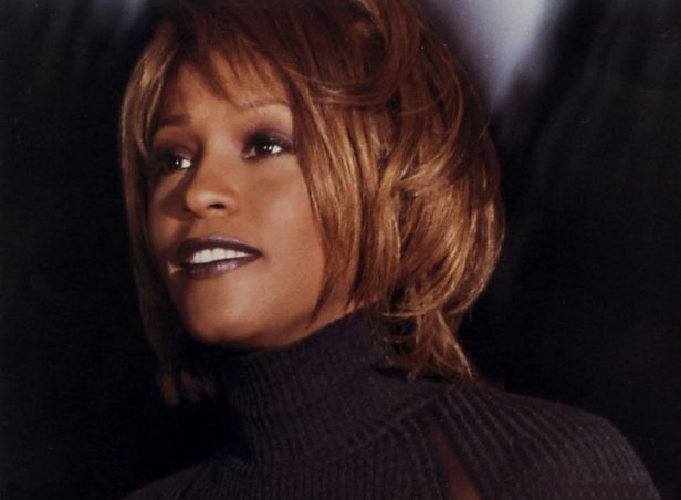 O revistă americană aruncă BOMBA: Whitney Houston era însărcinată și a fost ucisă de un traficant - whitneyhouston001-1330429169.jpg