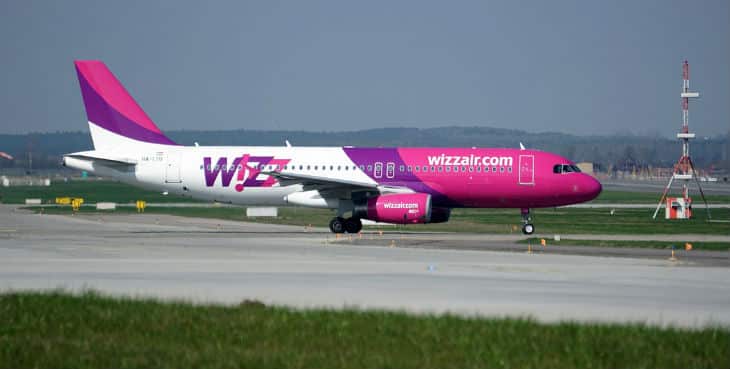 Avion Wizz Air, întors de urgență pe Henri Coandă, după impactul cu o pasăre - wizzair-1556714522.jpg