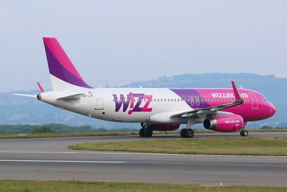 Este oficial! Ce rute suspendă Wizz Air, de astăzi, 14 martie - wizzairbristolairportbysimonfewk-1678781433.jpg