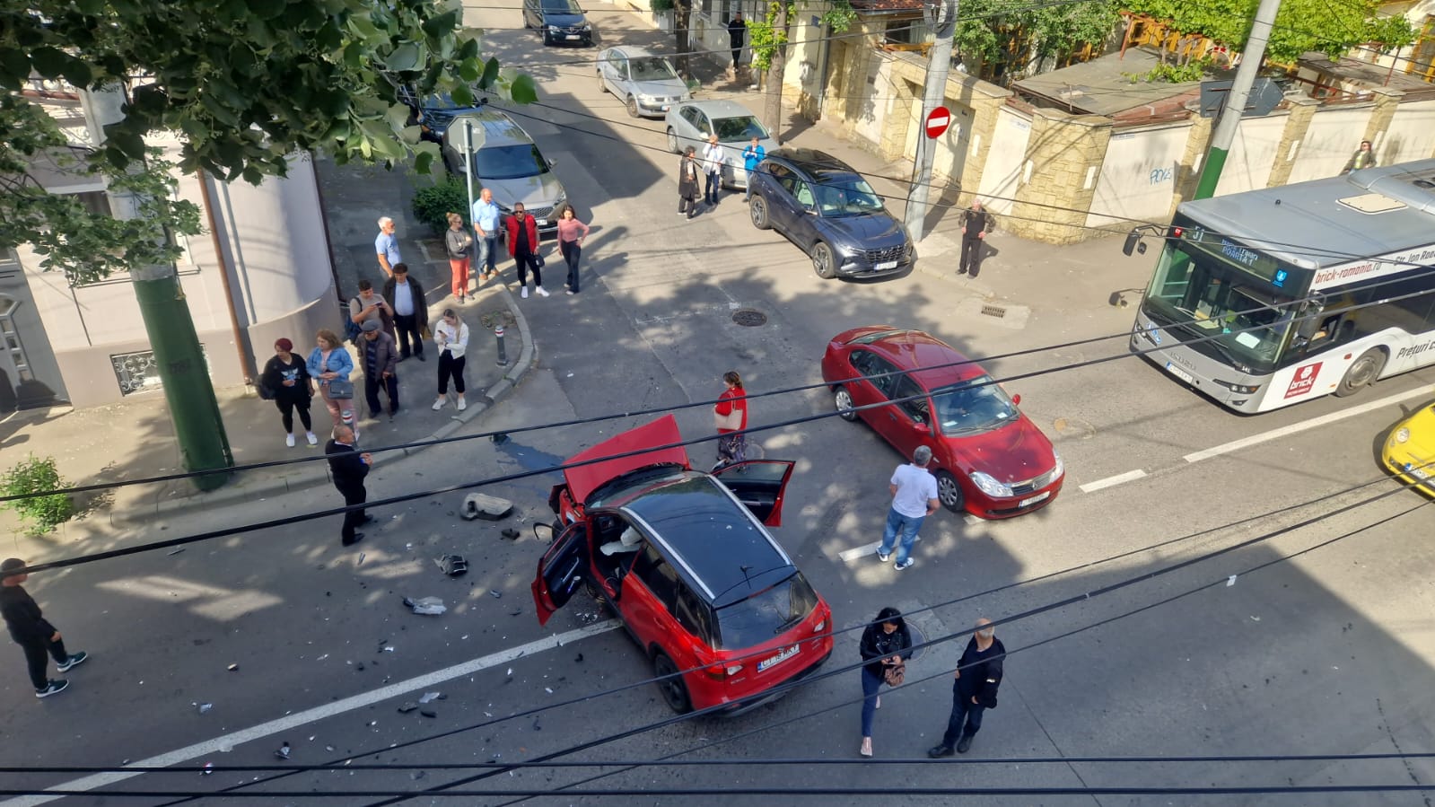 Accident rutier în municipiul Constanța. Două persoane au fost rănite - x-accident-intersectie-1716191428.jpeg