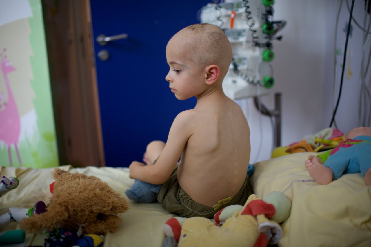 Acțiune caritabilă la Vivo. Copii care ajută alți copii, pe cei bolnavi de cancer - x-actiune-caritabila-1701781720.jpg