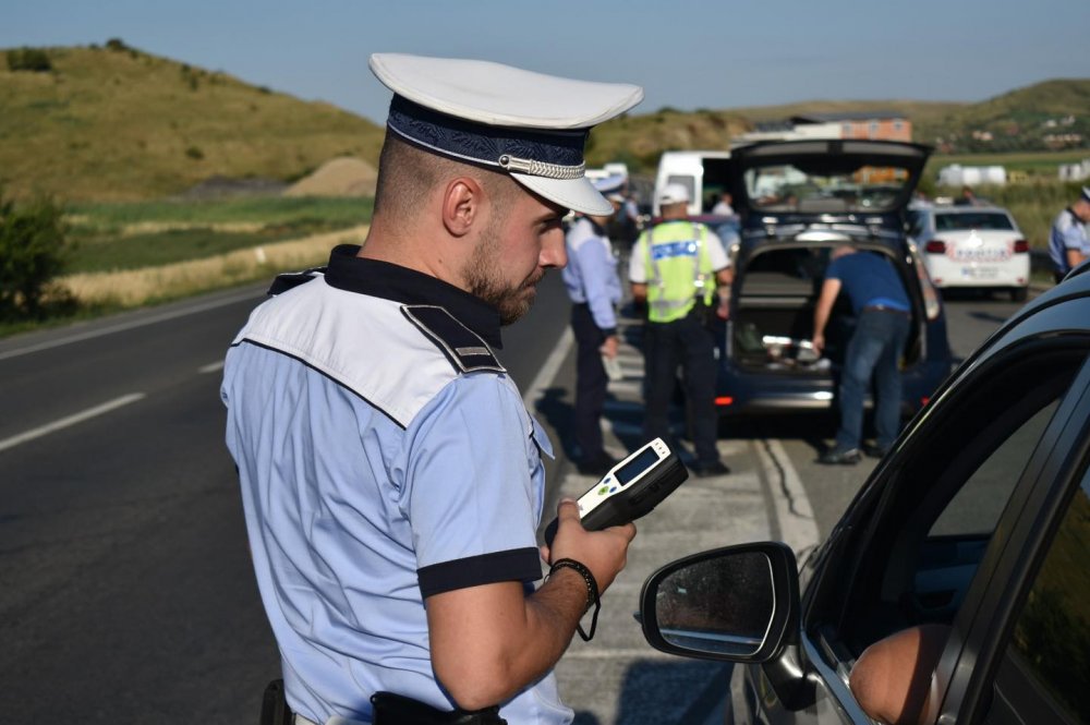 Acțiuni desfășurate de polițiști, în Constanța, Năvodari și Costinești - x-actiuni-politisti-1688636124.jpg