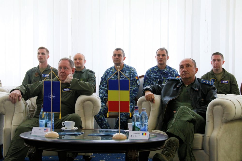 Constanţa. Baza militară Mihail Kogălniceanu, vizitată de comandantul Forțelor Aeriene Americane din Europa - x-baza-vizita-1682665753.jpg