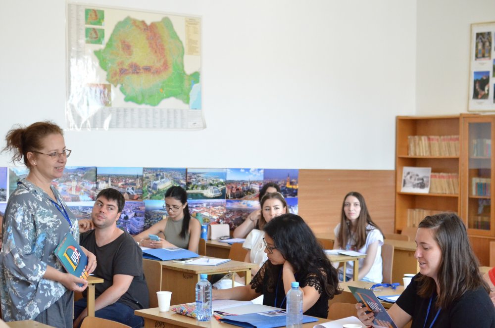 Peste 20 de studenți europeni participă la cursurile internaționale de vară de Limbă, cultură și civilizație românească - x-cursuri-de-vara-1688470243.jpg