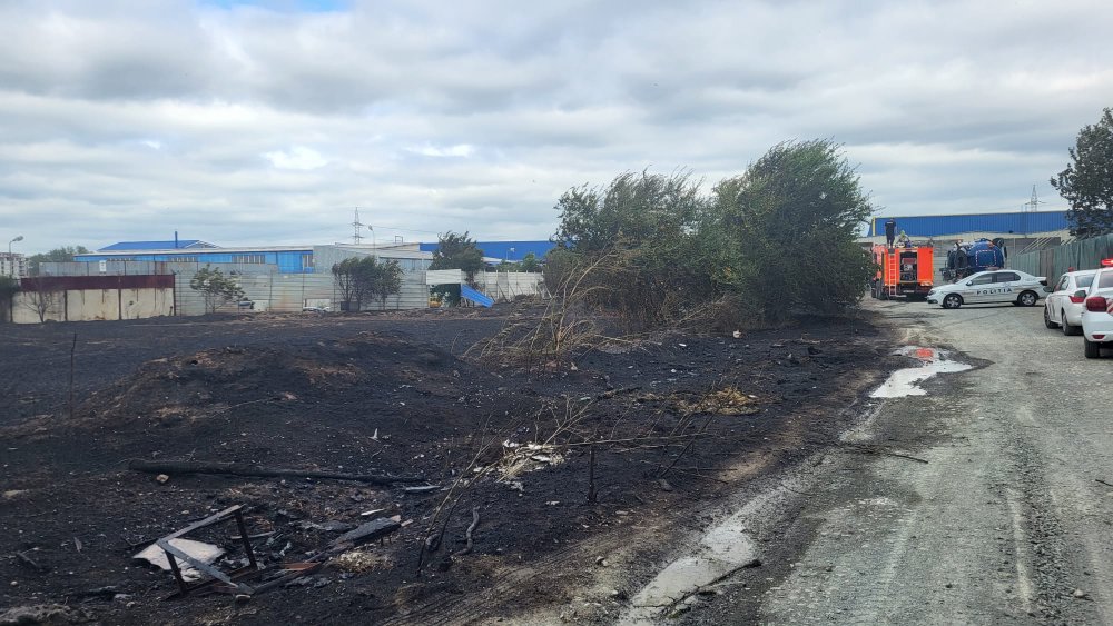 Sfârșit de săptămână incendiar, în Constanța: au ars hectare de vegetație uscată! - x-multe-incendii1-1688895033.jpg