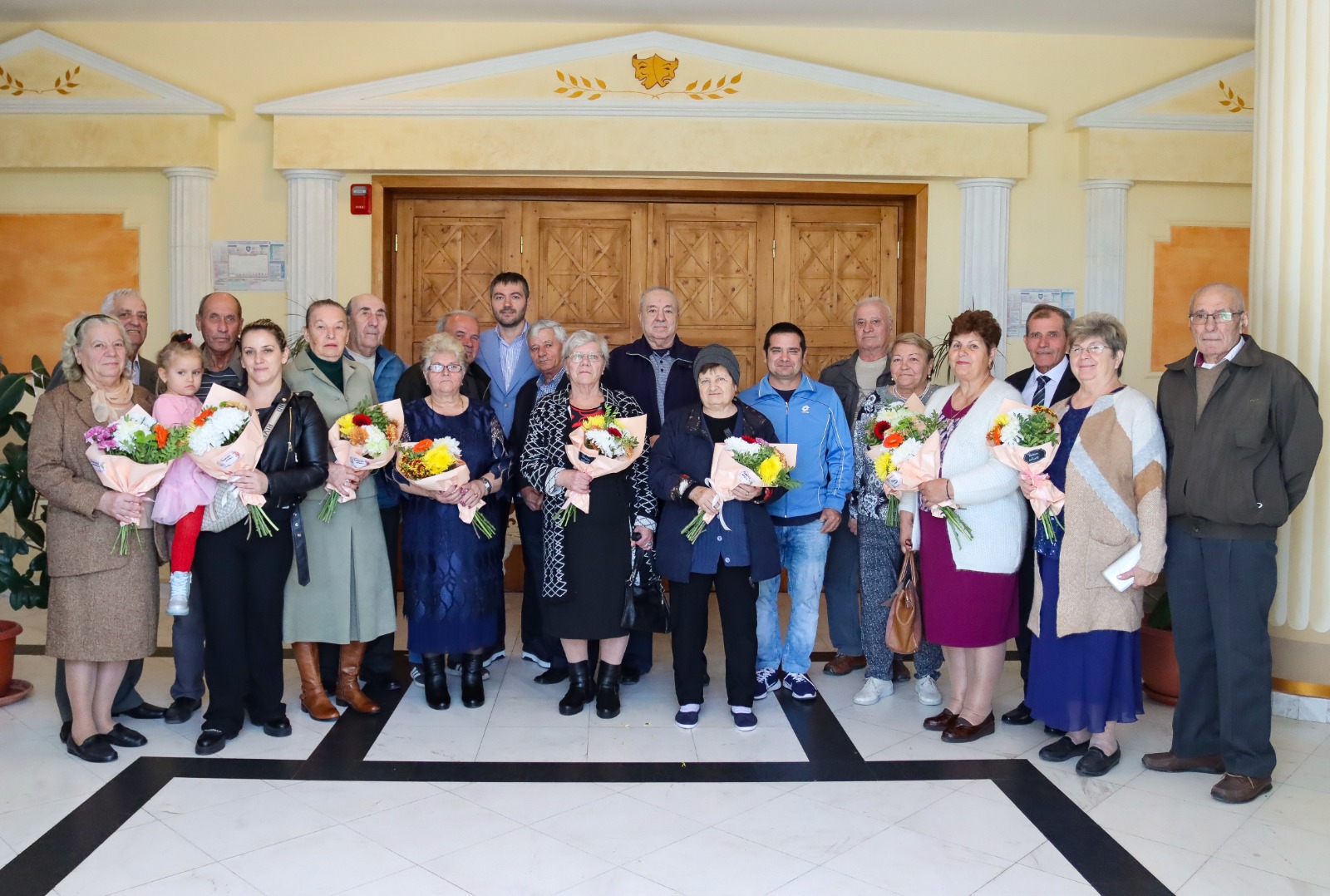 Moment de sărbătoare pentru 11 cupluri de seniori ai orașului Ovidiu - x-ovidiu-premiere-seniori-1700081425.jpg