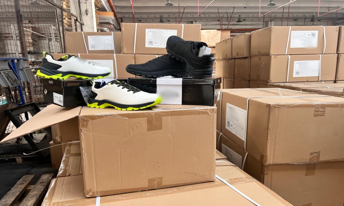 Pantofi în valoare de 600.000 de lei, confiscați în Portul Constanța - x-pantofi-confiscati-1711022891.jpg