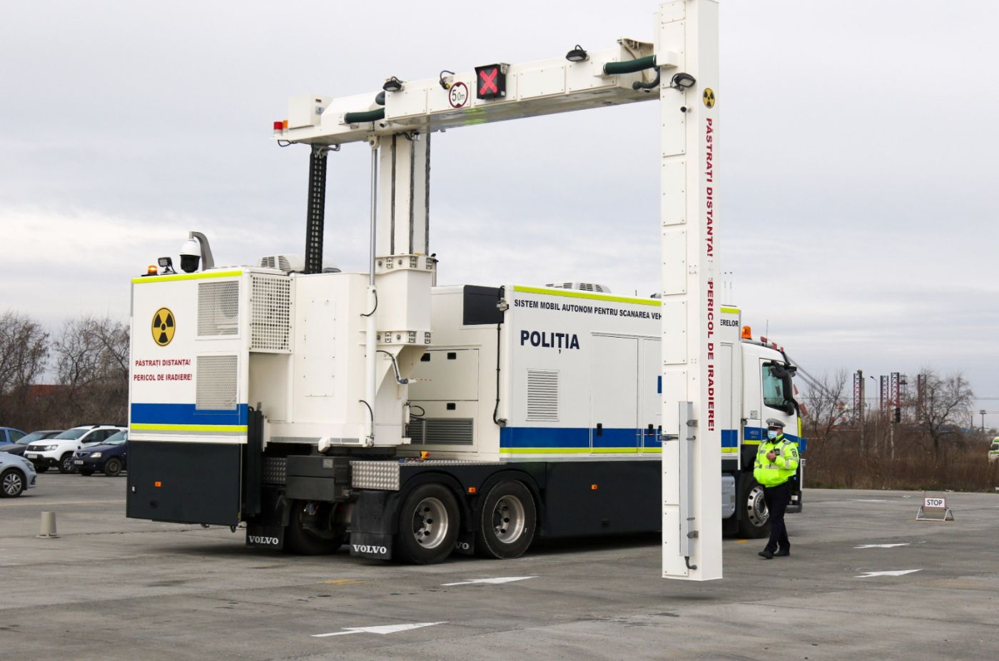 CONTROL în Portul Constanța. Polițiștii au verificat cu SCANERUL zeci de containere - x-portul-constanta-politisti2-1696148241.jpg
