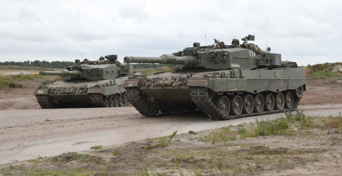 Primele tancuri au ajuns la Centrul de reparații din Polonia - x-primele-tancuri-1690102070.jpg