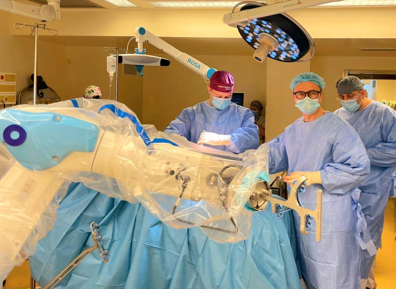 Cel mai avansat robot de chirurgie ortopedică îi va asista la operaţii pe medicii de la Spitalul Judeţean Constanţa - x-robot-1708510387.jpeg