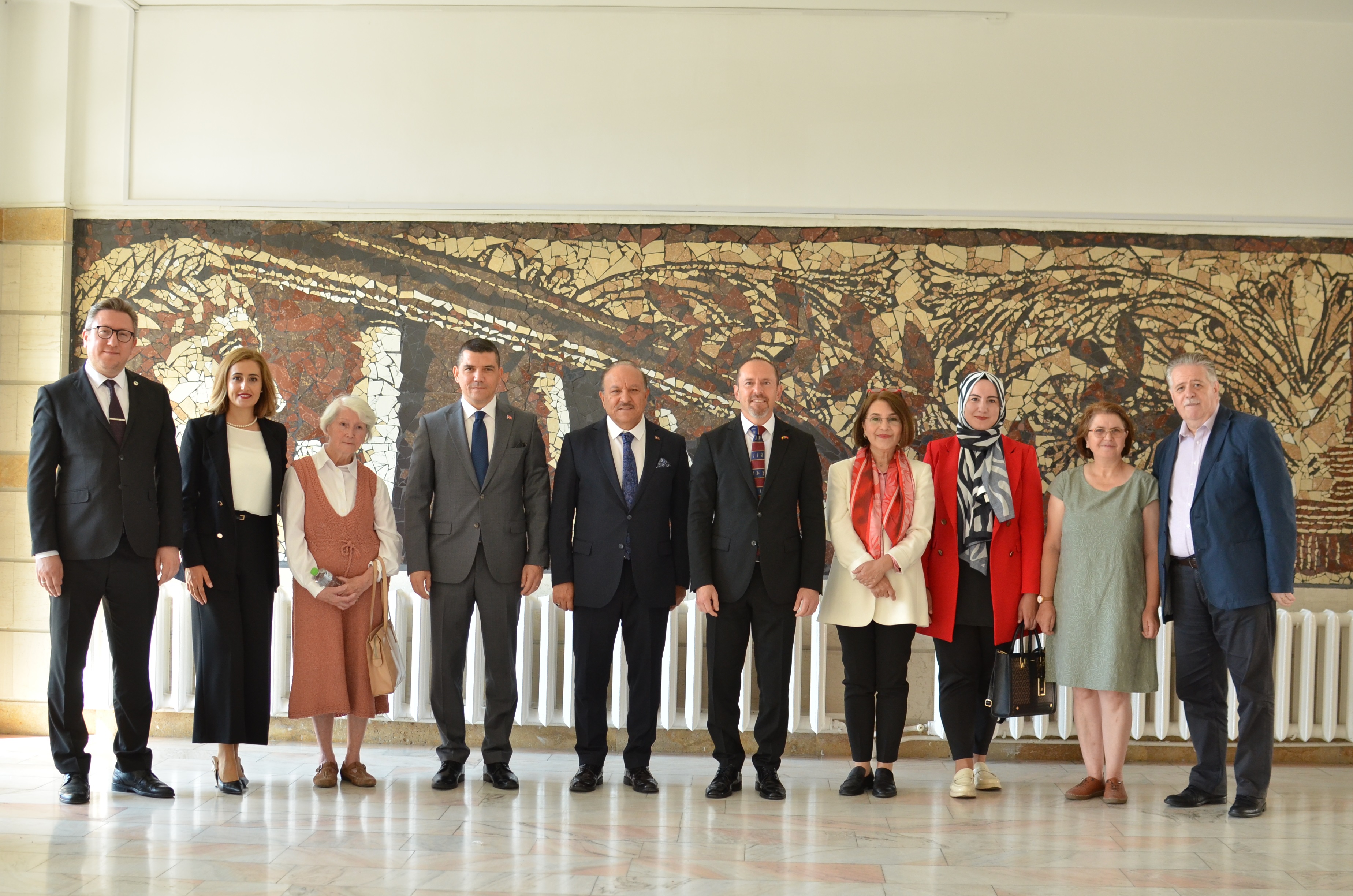 Ambasadorul Republicii Turcia la București a vizitat Universitatea „Ovidius” din Constanța - x-vizita-ovidius-1686831846.jpg