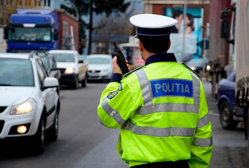 RAZIE PE ȘOSELE. Zeci de amenzi și permise auto reținute de polițiștii din Constanța - xactiunilepolitiei-1673002842.jpg
