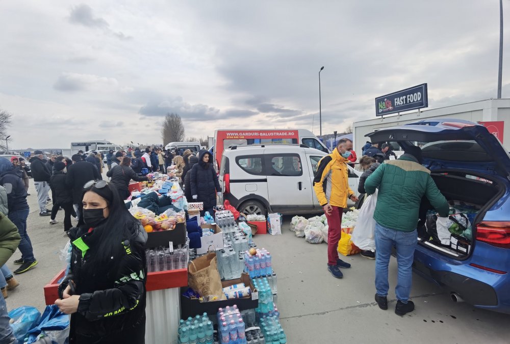 Șoferii de transport alternativ din Constanța donează pentru refugiați. „Este nevoie mai ales de pături și apă!” - xajutoruber2-1645961522.jpg