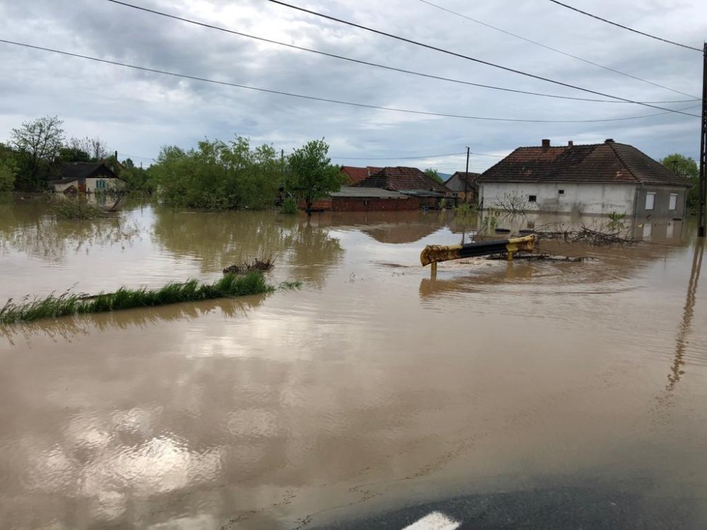 Seceta şi inundațiile, în atenţia specialiştilor de la Apele Române - xcampanie-1669118572.jpeg