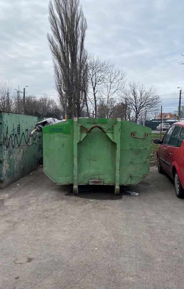Bene pentru aruncarea deșeurilor voluminoase au ajuns în cartierul CET - xcontainere-1675765855.jpg
