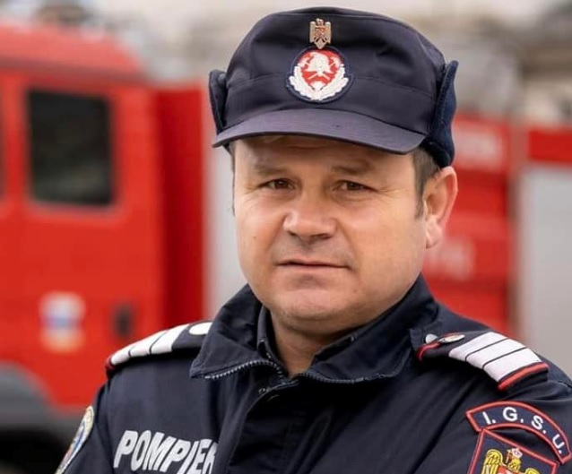 Pompier din Constanța, lăudat de Ministerul Afacerilor Interne: „Un om care merită aprecieri!” - xioanpompierpozabuna-1645535176.jpg