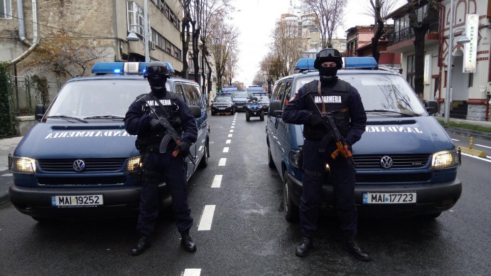 CONCURSURI FRAUDATE în Jandarmerie. Mai mulți jandarmi, printre care doi șefi de inspectorate, anchetați pentru corupție - xjandarmidna-1641219749.jpg