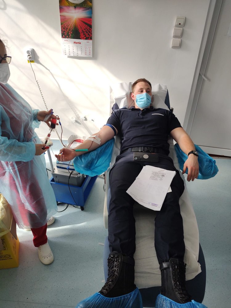 Jandarmii constănţeni donează sânge, în cadrul campaniei lansate de Centrul de Transfuzii - xjandarmii-1647350496.jpg