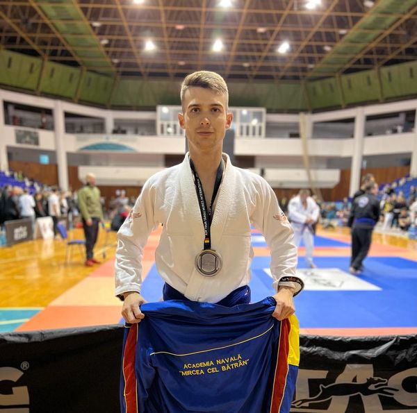 Student la Academia Navală „Mircea cel Bătrân”, medaliat la campionatul internațional de Jiu-Jitsu - xjujitsustudent-1670242312.jpg