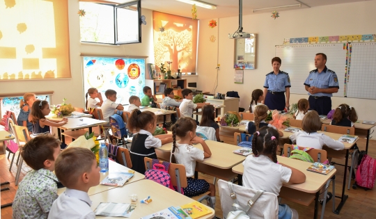 Lecții despre bullying în mai multe școli din Constanța - xprevenire-1633094514.jpg