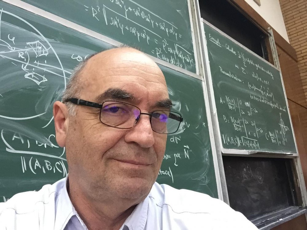 Radu Gologan participă la ședința filialei Constanța a Societății de Științe Matematice din România - xradugologan-1663679976.jpg