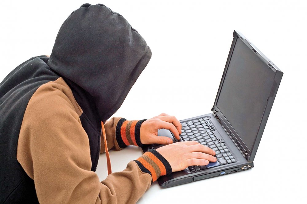 Zece recomandări de la Poliție pentru a vă proteja de fraudele pe internet - xsiguantapenet-1675759971.jpg