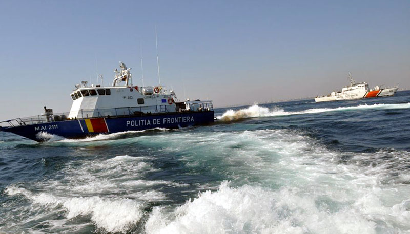 Yacht în derivă pe Marea Neagră, salvat de Garda de Coastă - yachtinderiva-1398879272.jpg