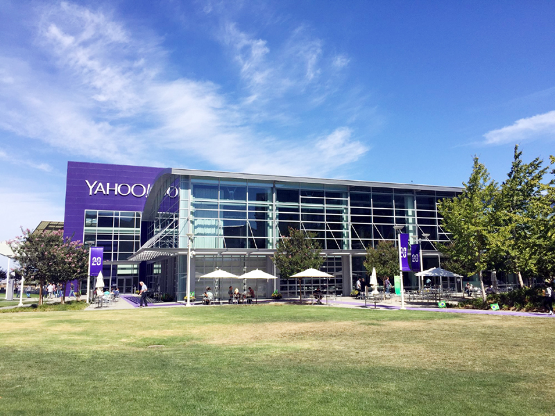 REUTERS: Yahoo a scanat  în secret e-mailurile clienților pentru serviciile americane - yahoo-1475677894.jpg