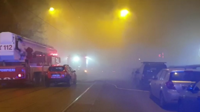 Incendiu puternic în București. Pompierii au intervenit cu 12 autospeciale - yzrjyji0mzu4ngu3njlinmnmm2q4m2vl-1617434479.jpg