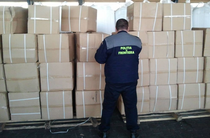 Zeci de containere aduse în portul Constanța cu acte false - zecidecontainere-1414169448.jpg