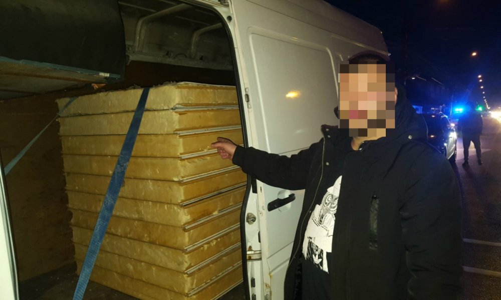 Zeci mii de pachete cu țigări de contrabandă, descoperite de polițiștii de frontieră - zecidemiidepachete-1549967179.jpg