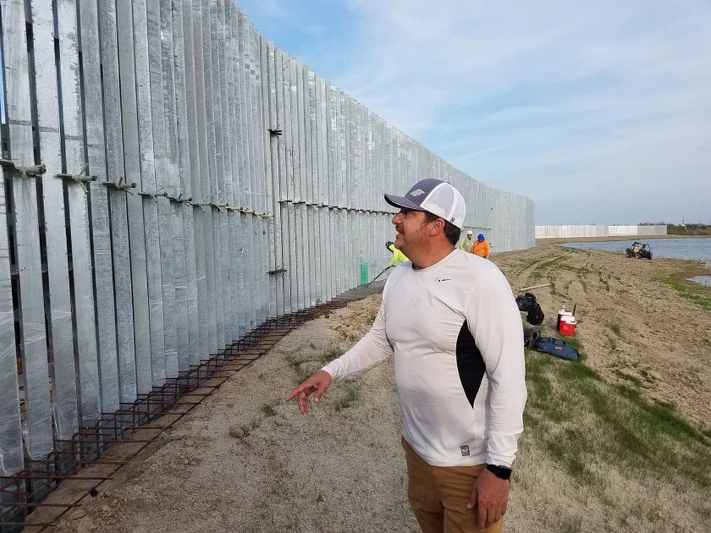 Zidul de la graniţa cu Mexic a fost scos la vânzare - ziduldelagranita-1627304394.jpg