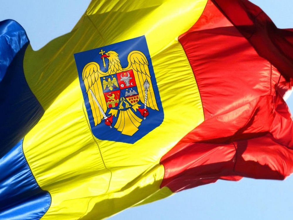Lege promulgată: Pe drapelul României nu pot fi adăugate alte inscripții în afara celor aprobate prin lege - ziuadrapeluluiromaniei15924-1687176077.jpg