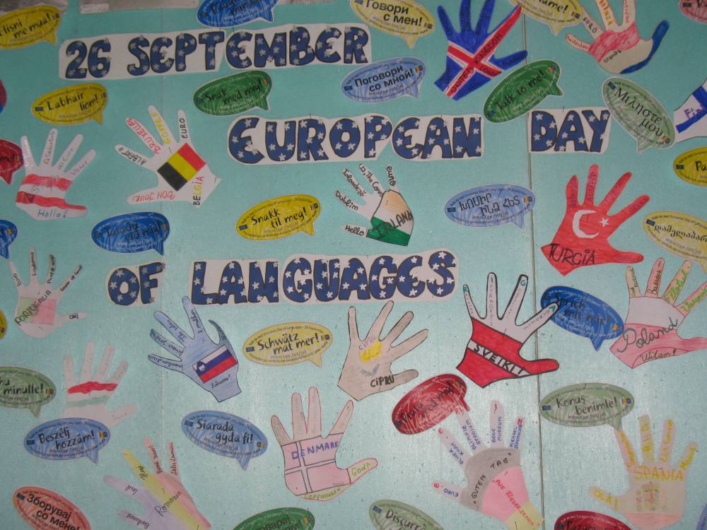 Ziua europeană a limbilor moderne, sărbătorită la Școala nr. 1 Mangalia - ziuaeuropeanaalimbii-1506410388.jpg