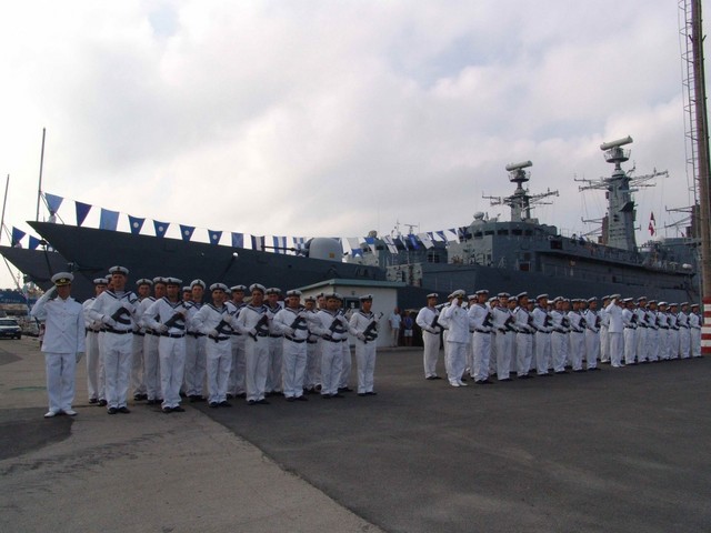 40 de soldați își încep cariera în marina militară - ziuamarinei2010nportulmilitarcon-1393256155.jpg
